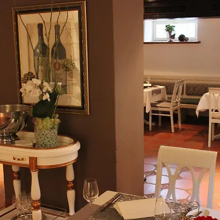 Hotel Altes Pfarrhaus Und Restaurant