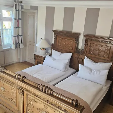 Altes Pfarrhaus Und Restaurant Bad Überkingen