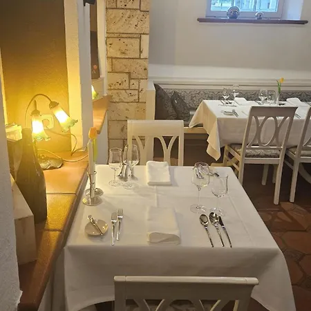 Altes Pfarrhaus Und Restaurant Hotel Bad Ueberkingen
