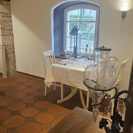 Altes Pfarrhaus Und Restaurant 3*