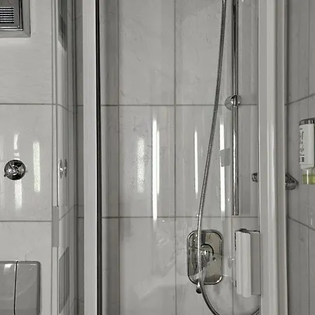 Altes Pfarrhaus Und Restaurant Otel 3*