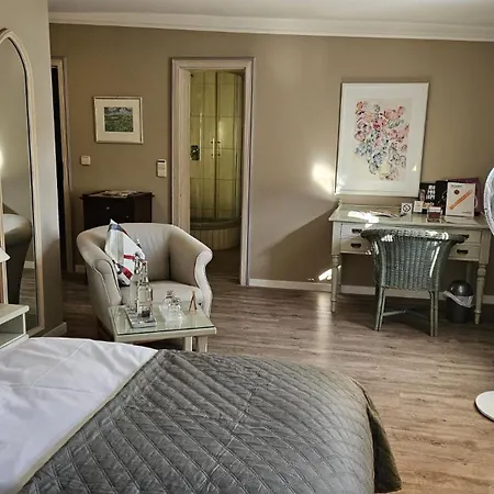 Altes Pfarrhaus Und Restaurant Bad Überkingen