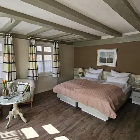 Altes Pfarrhaus Und Restaurant Hotel