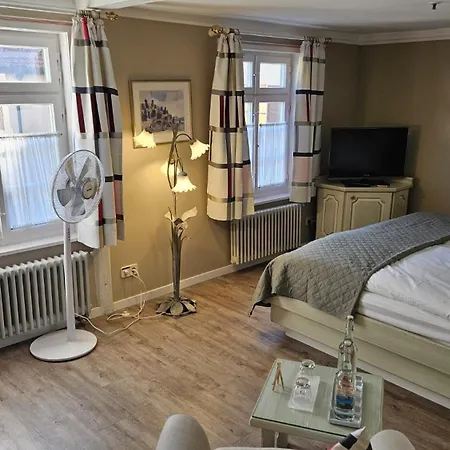 Altes Pfarrhaus Und Restaurant Hotel