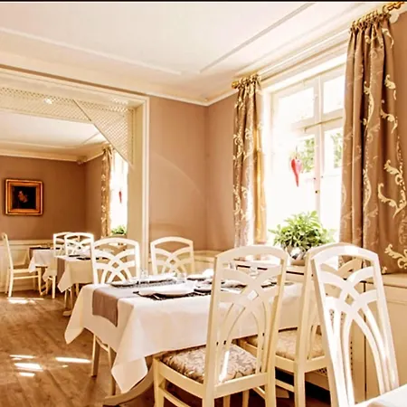 Altes Pfarrhaus Und Restaurant Szálloda Bad Überkingen