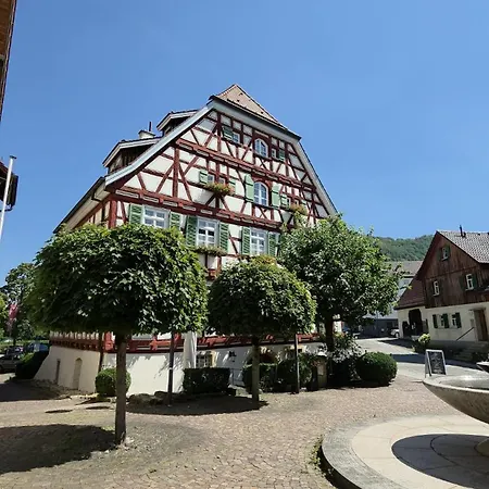 Altes Pfarrhaus Und Restaurant Otel Bad Überkingen