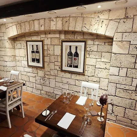 Otel Altes Pfarrhaus Und Restaurant Bad Überkingen