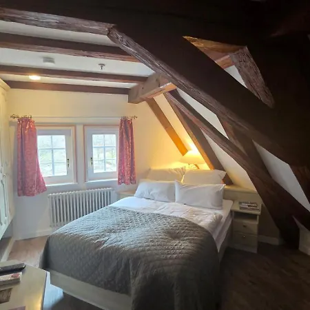 Altes Pfarrhaus Und Restaurant Ξενοδοχείο Bad Überkingen