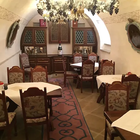 Altes Pfarrhaus Und Restaurant Bad Überkingen